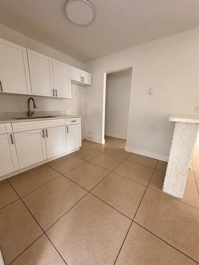 Photo - 633 NW 20th St