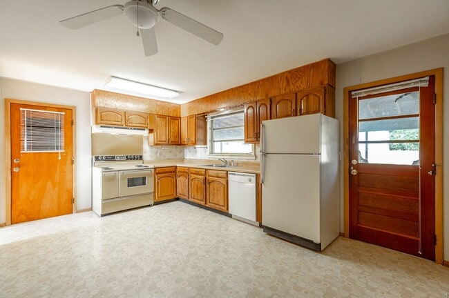 Building Photo - 3611 Old Ringgold Rd