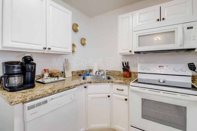 Photo - 1664 Beach Blvd