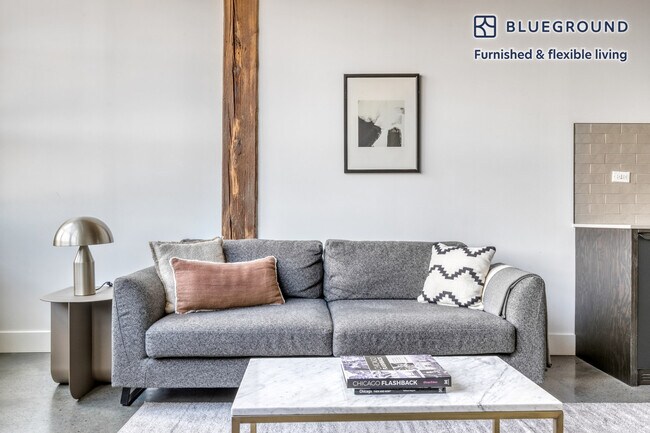 Photo - 2061 N Southport Ave Unit FL3-ID565