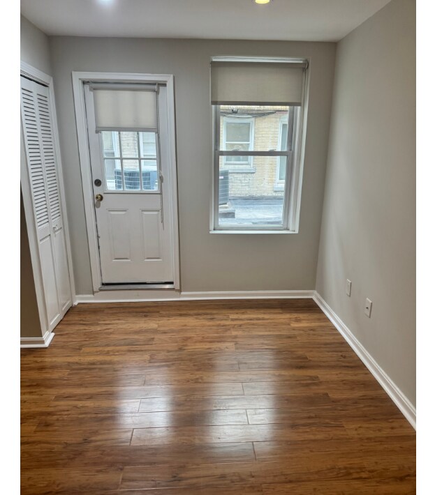 Photo - 220 Hanover St