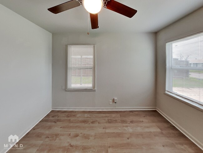 Photo - 604 Globe Ave