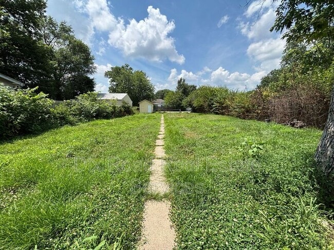 Photo - 123 N Miami St