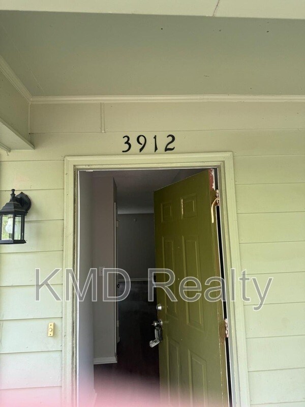 Photo - 3912 Briarhill Dr