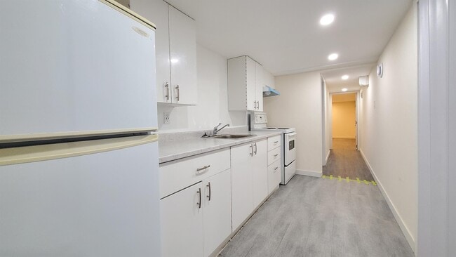 Photo - 46198 Princess AvenueB