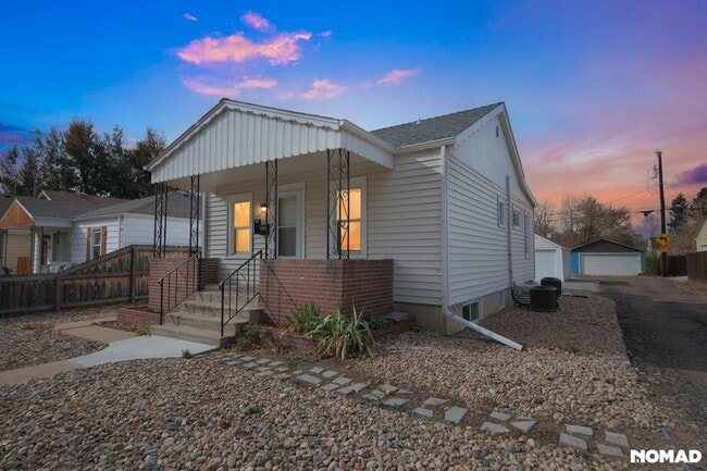 Photo - 4325 S Cherokee St