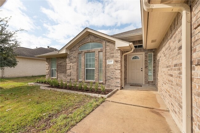 1207 Portsmouth Ct