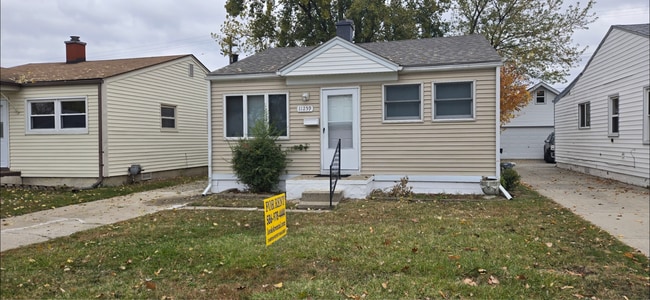 Building Photo - Cute two bedroom Warren ranch