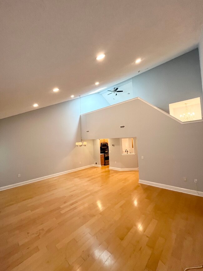 Building Photo - 356 Sunshine Ct Unit 356 Sunshine Ct Rental