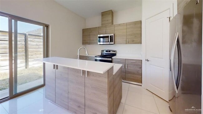 5608 Nightingale Ave Unit 4