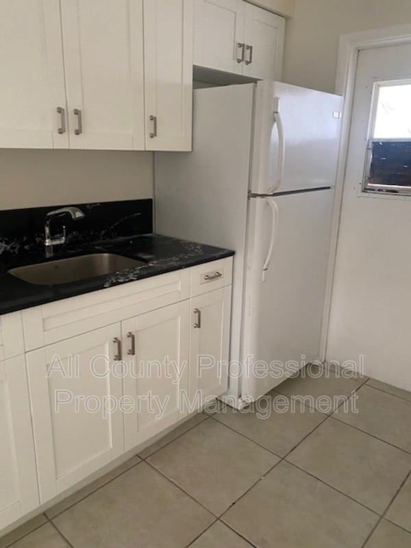 Photo - 6032 Pierce St Unidad 5