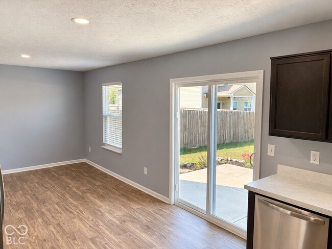 1137 N Aberdeen Dr