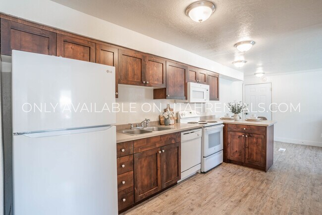 Photo - Eagle Tree Apartments