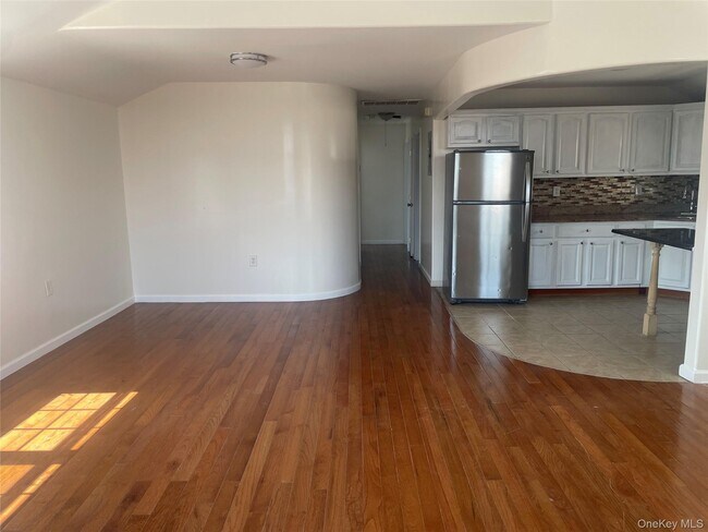 Photo - 149-50 120th St