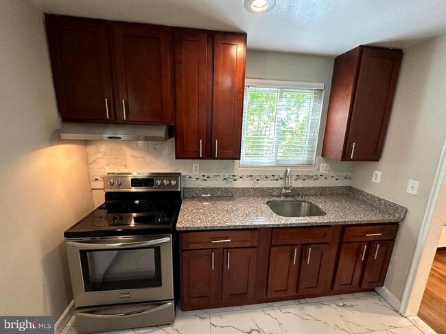 Photo - 3313 Stanford St