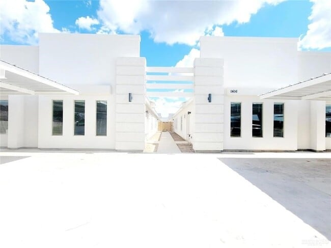 Building Photo - 1416 Vani Dr Unit 4