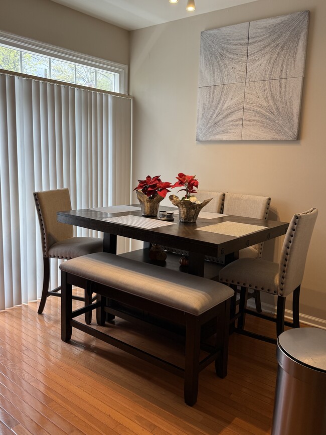 Photo - 130 Danbury St SW