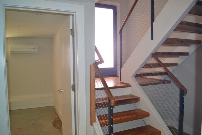 Photo - Jabez Downtown