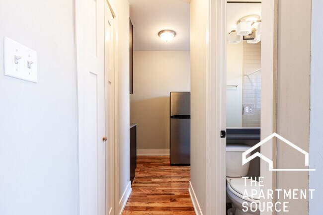 Photo - 2907 N Mildred Ave Unit 1L