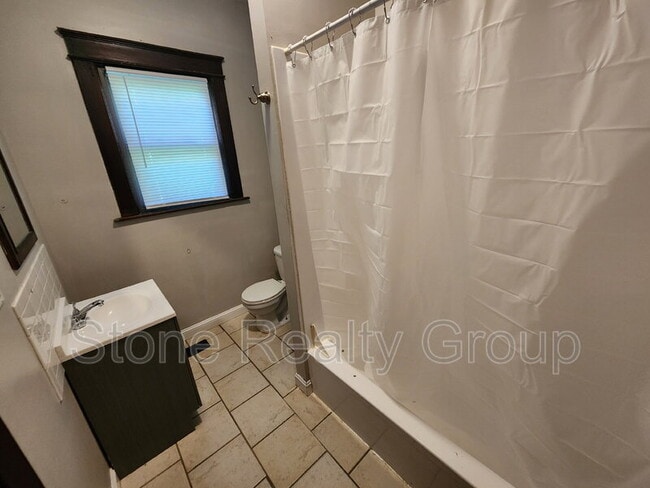 Photo - 1705 Sycamore St