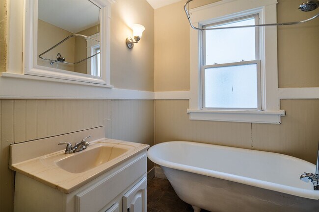 Photo - 223 Virgil Ave Unit 1