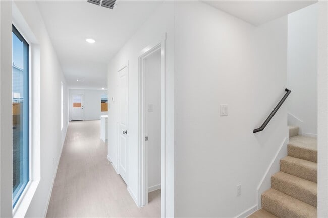 Photo - 725 Wagtail Dr