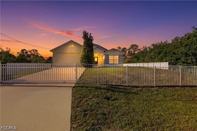 Building Photo - 3005 41st St W