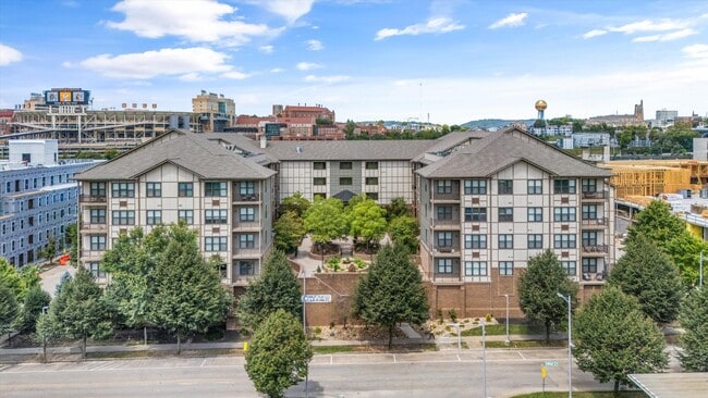 Building Photo - 445 W Blount Ave Unit 528 Rental