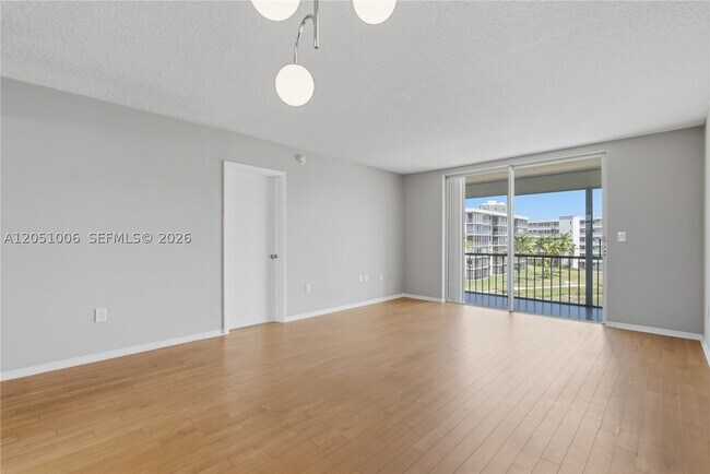 Photo - 2851 Leonard Dr Unit J402