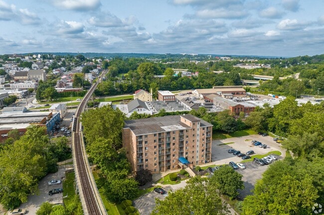 Bridgeport Suites