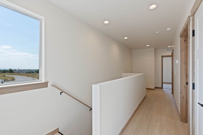 Photo - 3570 Blaze Loop