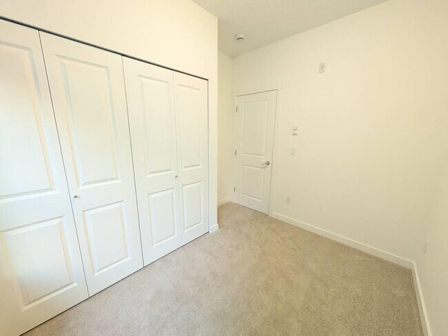 Photo - 15777-15785 85 Ave