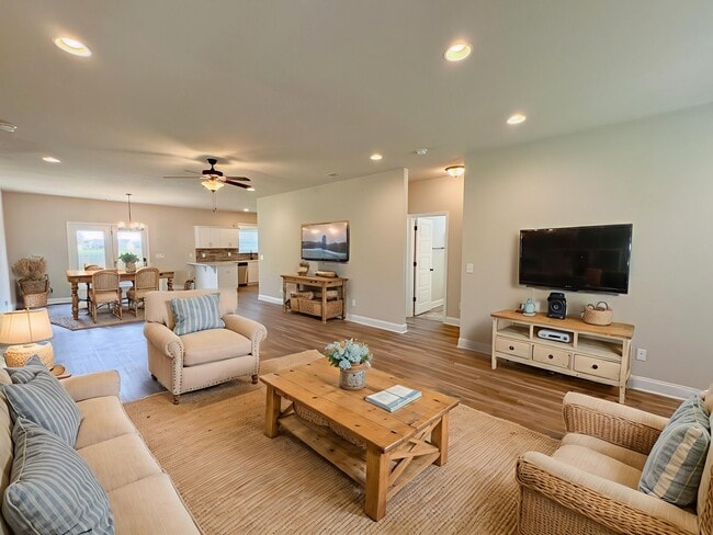 Photo - 101 Rutledge Ln