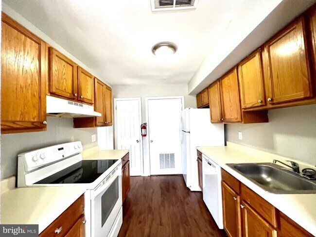 Photo - 14 Lennox Ct