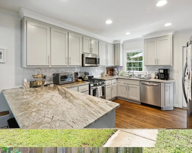 Photo - 1695 Van Epps St SE