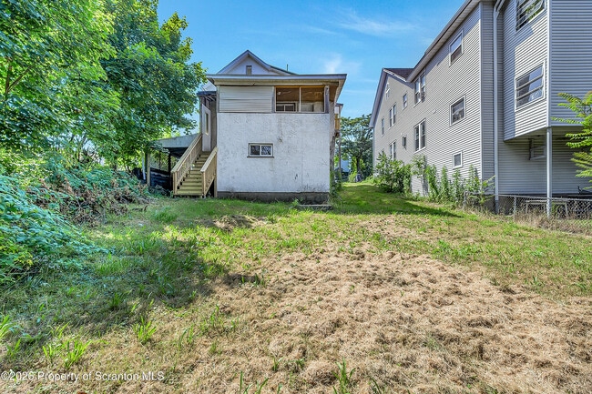 958 Ridge Ave