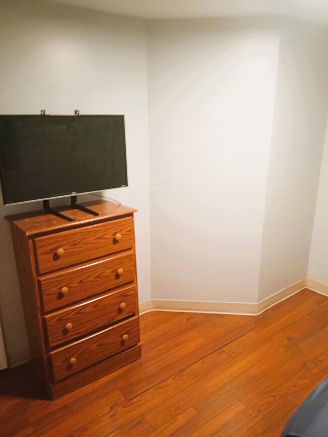 Photo - 2737 Garden St