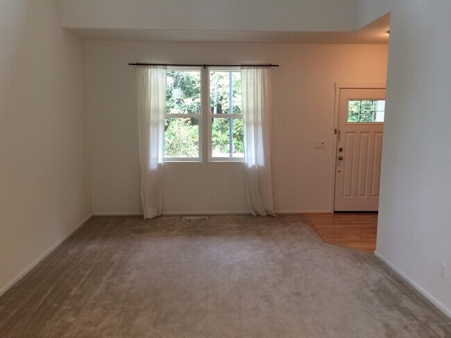 Photo - 9946 SW Taylor St
