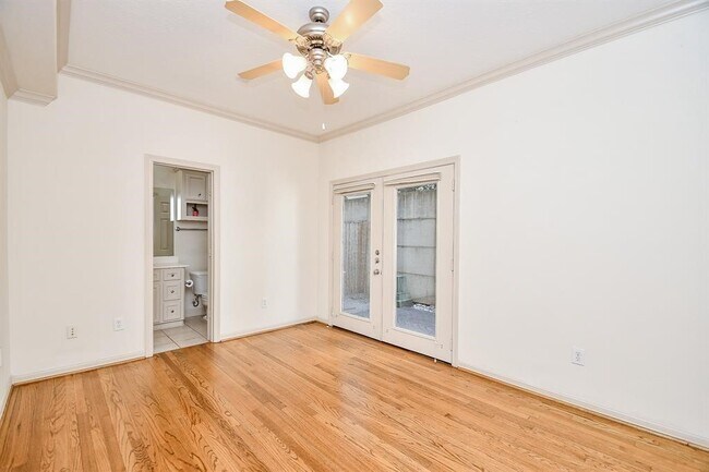 Photo - 1515 Hyde Park Blvd