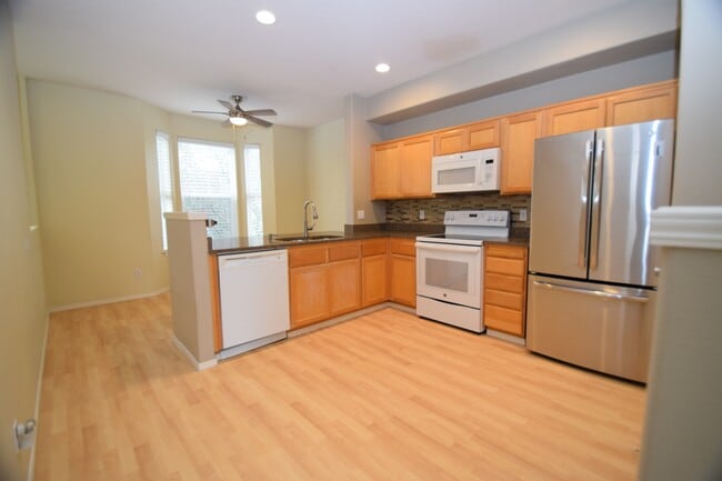 Photo - 232 NE 76th Ave