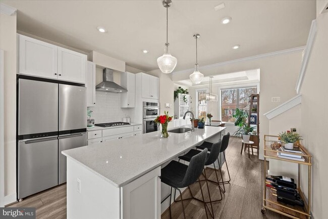 Photo - 2236 S Glebe Rd