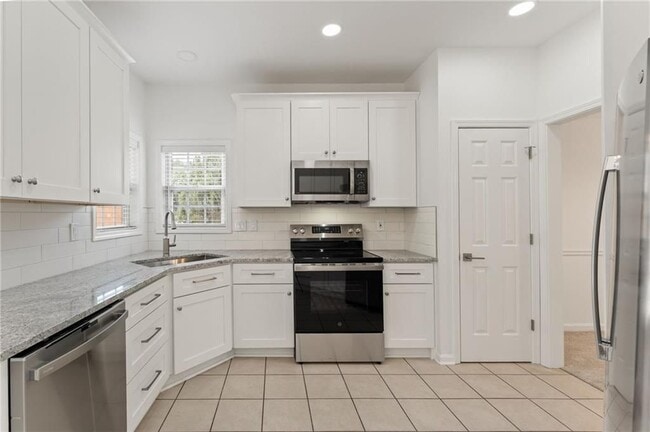 Photo - 2137 Berryhill Cir SE