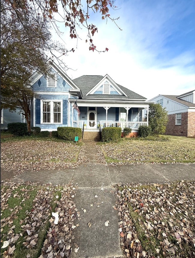 Building Photo - 1119 College St