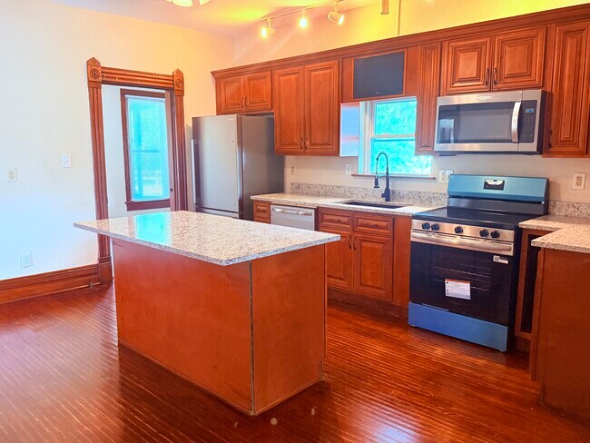 Photo - 434 S Perry St
