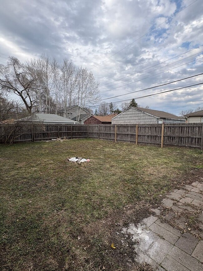 Photo - 4534 Zane Ave N