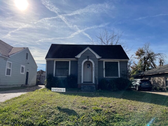 Photo - 2727 Judson St