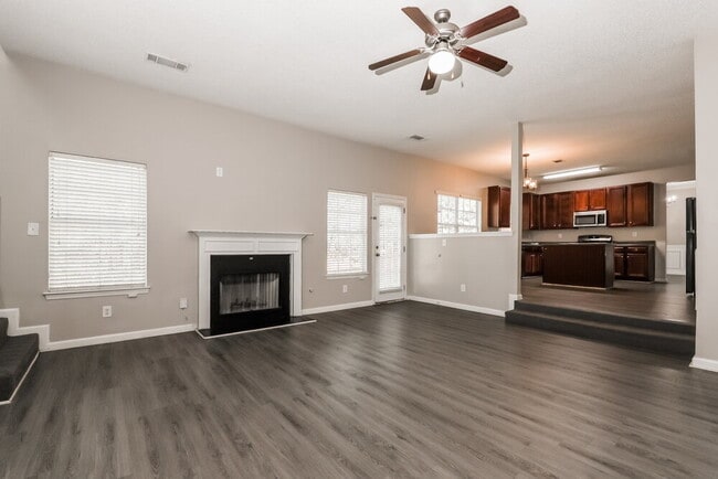 Photo - 542 Vaughan Dr