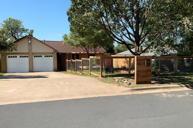 Photo - 1101 Stoneoak Ln Casa