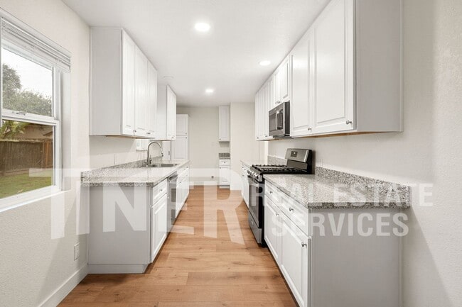 Photo - 7520 Schreiner St