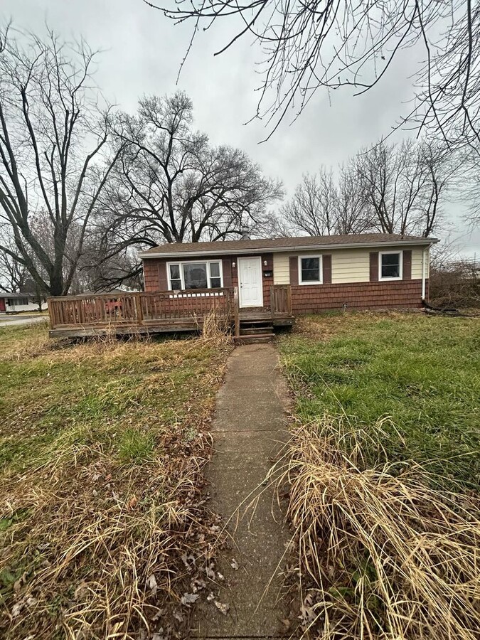 Nice 2 BD/1BA with basement - Nice 2 BD/1BA with basement House